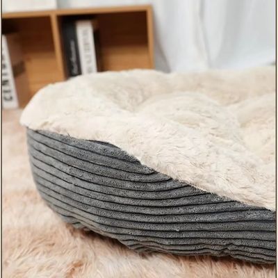 탄탄한 패턴 부드러운 코드루에이 가짜 털 고양이와 개를위한 세탁 가능한 애완 동물 침대 사용자 정의